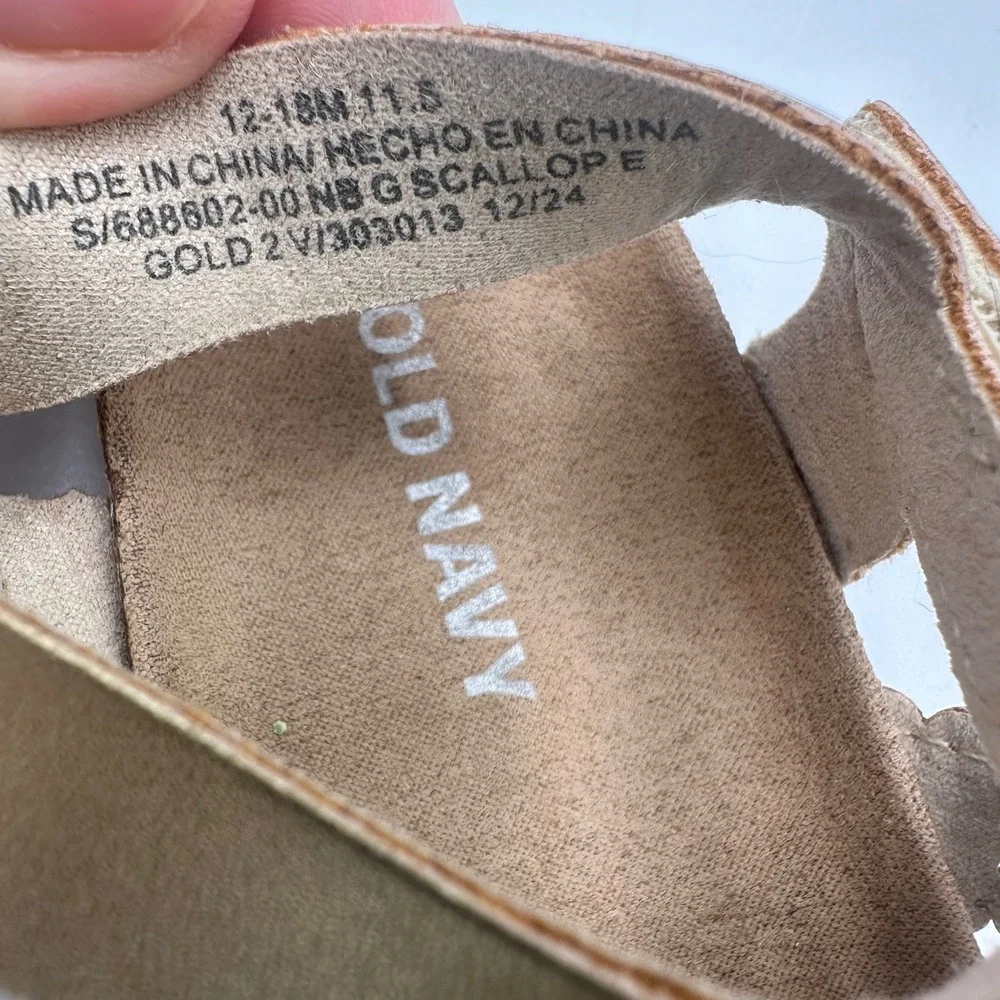 Old Navy Sandals Infant 12-18M Gold Floral Scalloped Cut Metallic Summer Boho